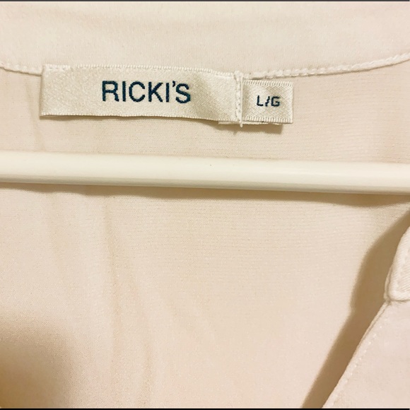 Barely ever worn. US L. Off White. - Picture 2 of 4